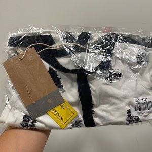 BNIB Kyte Baby Black and White Trees Snap 6-12